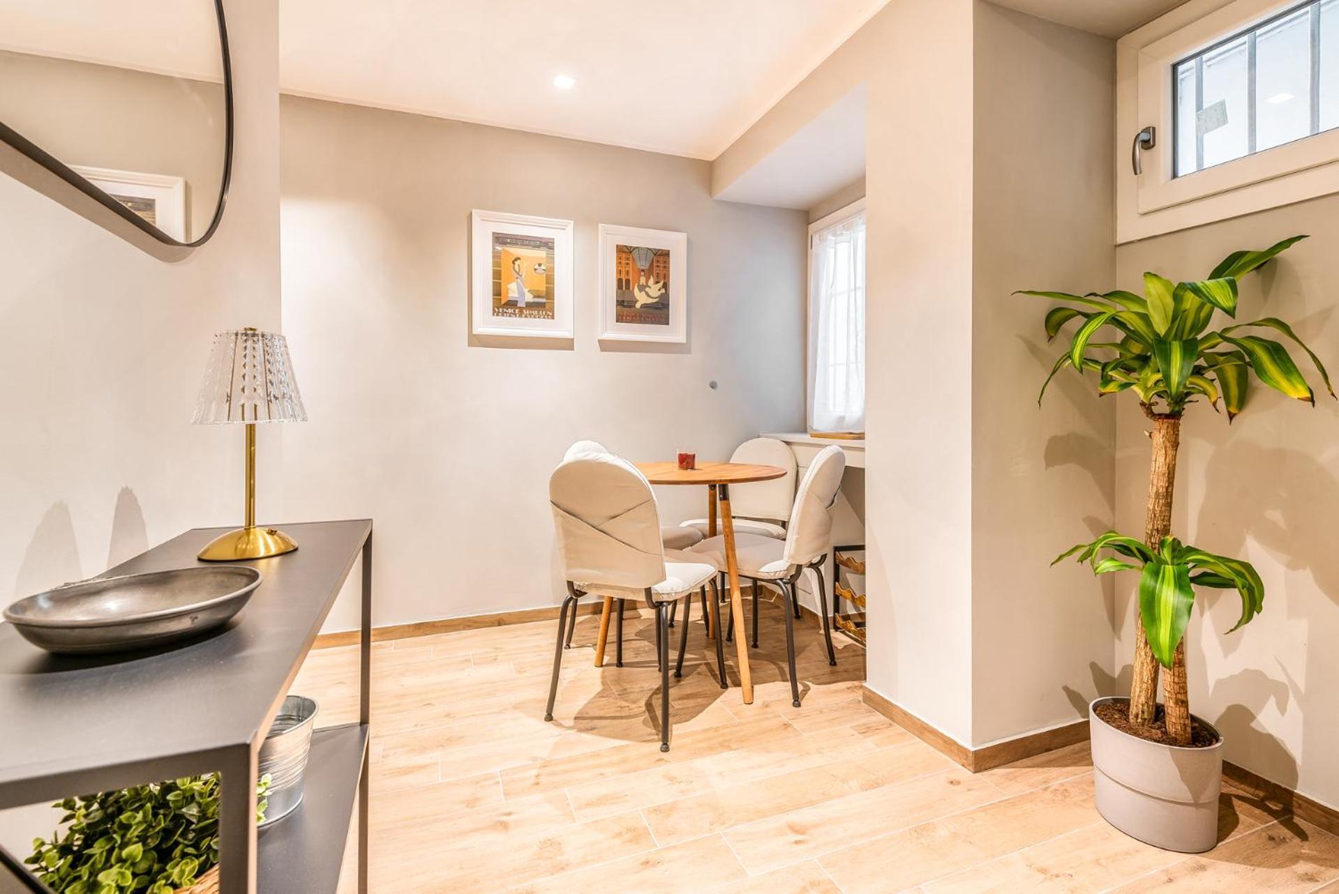 High-class Porta Venezia Flat Via Salvini Milan